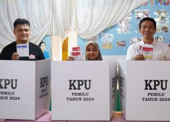 Mhd Fadhil Arief Gunakan Hak Suara Di TPS 11 Rengas Condong