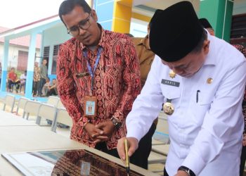 Kembangkan Role Model SMK Peternakan, Al Haris Resmikan 4 Ruang Belajar SMK N 15 Merangin