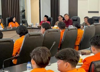 Edi Purwanto Paparkan Tugas dan Fungsi DPRD ke 84 Mahasiswa Fakultas Hukum Unja