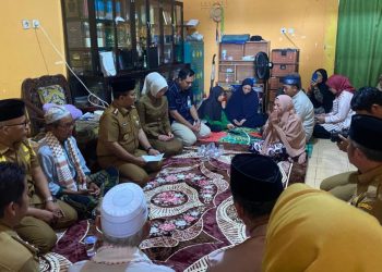 Walikota Jambi Serahkan Langsung Santunan Pada Keluarga Petugas Haji Yang Gugur di Makkah