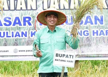 Hadiri Panen Raya Padi Pematang Lalang, Fadhil Arief : Jadikan Panen Ini Sebagai Penyangga Ekonomi Keluarga