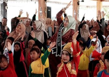 Bupati Batang Hari Buka Sosialisasi Wajib Belajar 13 Tahun Serta 7 Kebiasaan Anak Indonesia Hebat