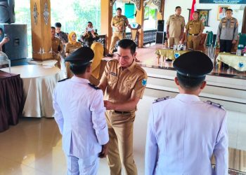 Fadhil Arief Lantik Dua Penjabat Kepala Desa
