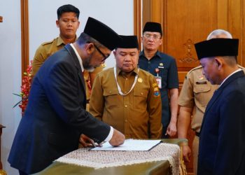 Sudirman Lantik Pejabat Administrator, Pengawas, Dan Fungsional Di Lingkup Pemprov Jambi