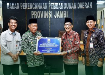 Bakhtiar Terima Bantuan Beras Fortifikasi Untuk Baduta Stunting Dari Pemprov Jambi