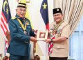Wali Kota Jambi Dianugerahi Medali Penghargaan Semangat Rimba Silver Atas Dukungan Kepramukaan di Malaysia