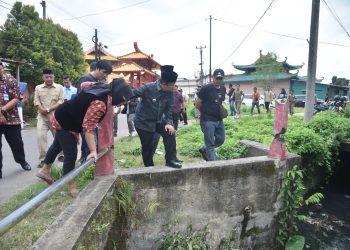 Tinjau Drainase di Cempaka Putih, Wali Kota Jambi Respons Keluhan Warga Soal Ancaman Banjir