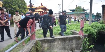 Tinjau Drainase di Cempaka Putih, Wali Kota Jambi Respons Keluhan Warga Soal Ancaman Banjir