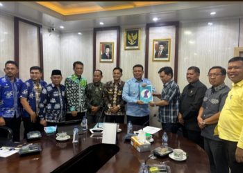 Pansus I DPRD Jambi Bersama Bupati Tanjabtim Terkait Percepatan Realisasi PI 10 Persen