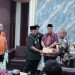 Maulana Serahkan Bantuan Ratusan Juta untuk Korban Kebakaran
