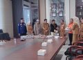 Maulana – Diza Serahkan Bantuan Bencana Terhadap 12 Kepala Keluarga