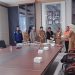 Maulana – Diza Serahkan Bantuan Bencana Terhadap 12 Kepala Keluarga