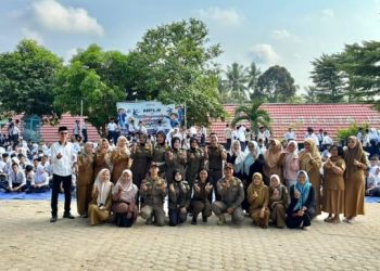 Cegah Kenakalan Remaja, Satpol PP Kota Jambi Edukasi Pelajar SMPN 24 Lewat Praja Goes to School